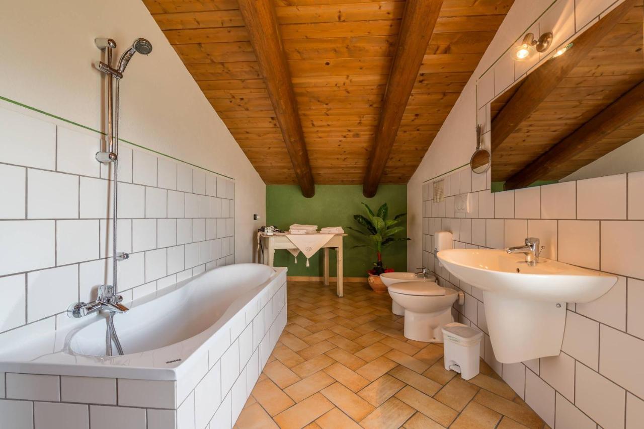 Agriturismo Il Nido Di Bacco Villa Saluzzo Exteriör bild